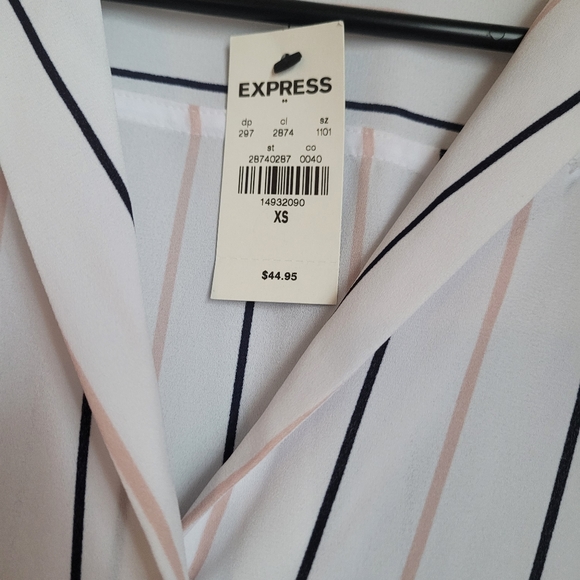 Express Blouse - Picture 2 of 3